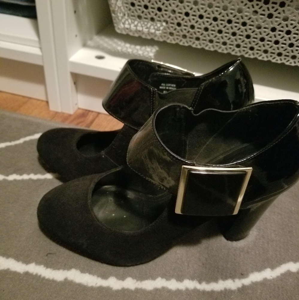 TORY BURCH Mary Jane Pumps